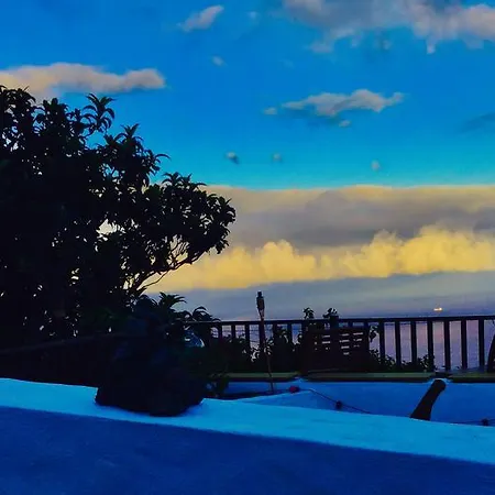 Valentina Kır Evi *