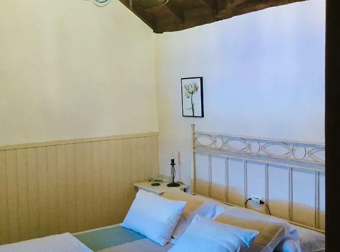 Valentina Casa rural Tigalate
